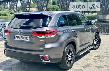 Позашляховик / Кросовер Toyota Highlander 2019 в Дніпрі