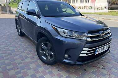 Позашляховик / Кросовер Toyota Highlander 2017 в Києві