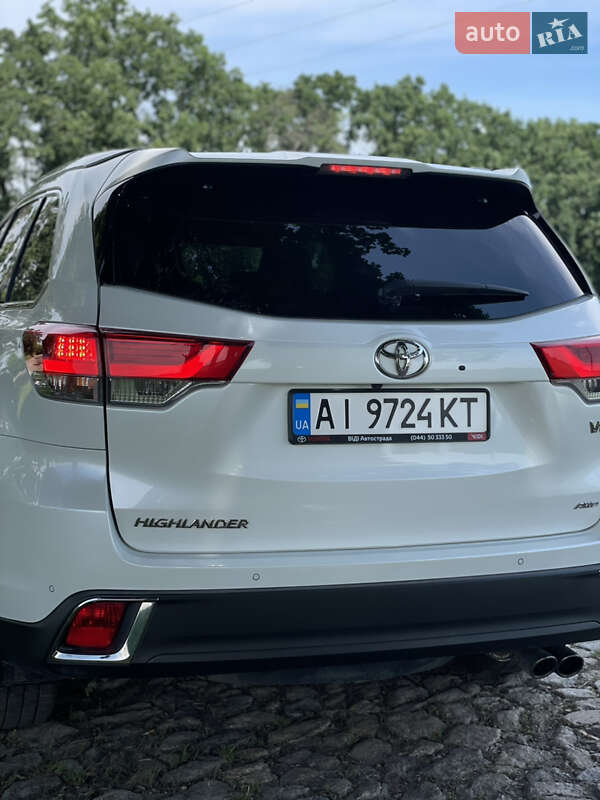 Позашляховик / Кросовер Toyota Highlander 2019 в Києві