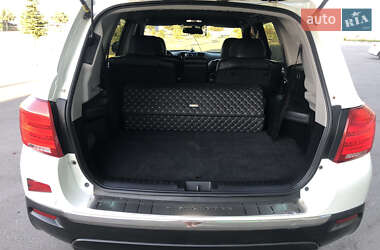 Позашляховик / Кросовер Toyota Highlander 2012 в 
