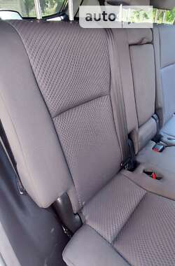 Позашляховик / Кросовер Toyota Highlander 2014 в 