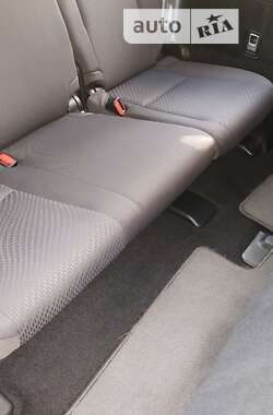 Позашляховик / Кросовер Toyota Highlander 2014 в 