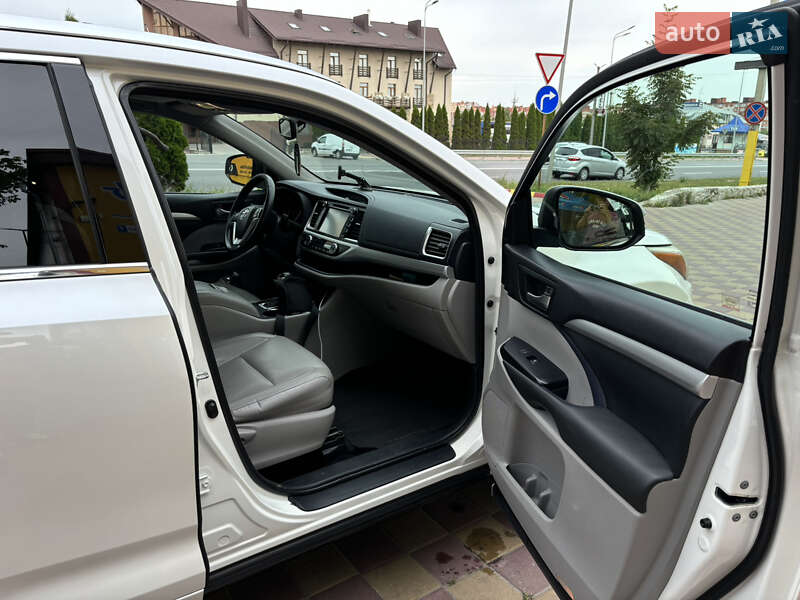 Внедорожник / Кроссовер Toyota Highlander 2015 в Тернополе