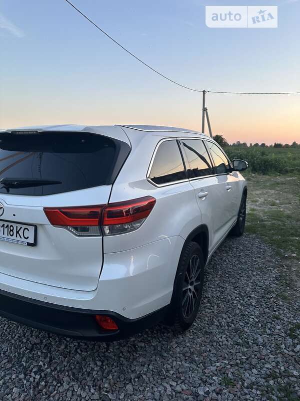 Внедорожник / Кроссовер Toyota Highlander 2017 в Киеве фото 9 Внедорожник / Кроссовер Toyota Highlander 2017 в Киеве