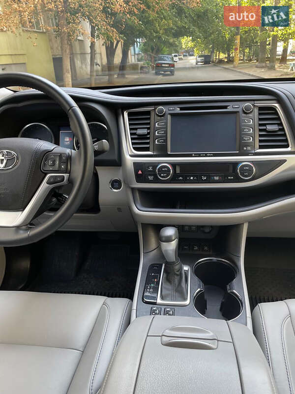 Внедорожник / Кроссовер Toyota Highlander 2018 в Николаеве фото 9 Внедорожник / Кроссовер Toyota Highlander 2018 в Николаеве