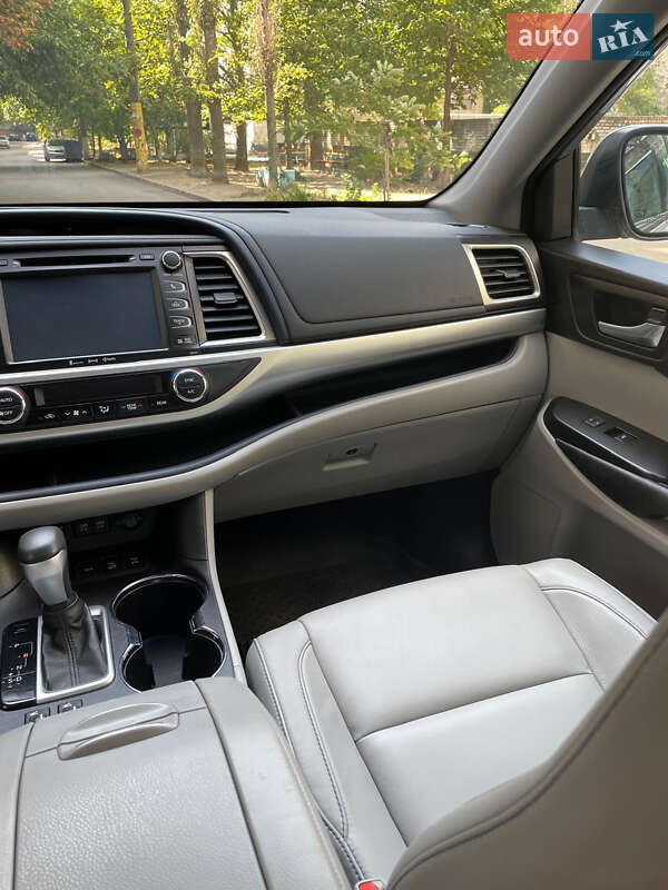 Внедорожник / Кроссовер Toyota Highlander 2018 в Николаеве фото 10 Внедорожник / Кроссовер Toyota Highlander 2018 в Николаеве