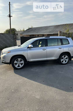 Позашляховик / Кросовер Toyota Highlander 2013 в Кореці