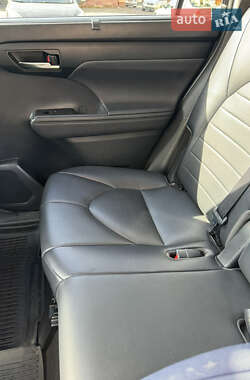 Позашляховик / Кросовер Toyota Highlander 2020 в Києві