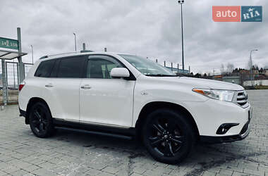 Внедорожник / Кроссовер Toyota Highlander 2013 в 