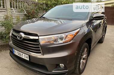 Позашляховик / Кросовер Toyota Highlander 2015 в Полтаві