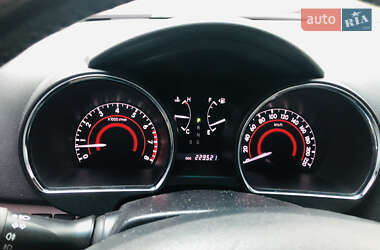 Внедорожник / Кроссовер Toyota Highlander 2011 в 