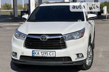 Позашляховик / Кросовер Toyota Highlander 2015 в Дніпрі