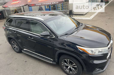 Позашляховик / Кросовер Toyota Highlander 2016 в Києві