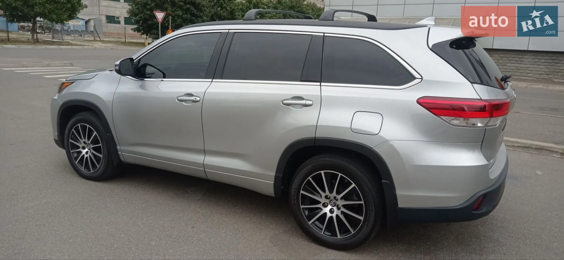 2017 Toyota Highlander - мініатюра 4