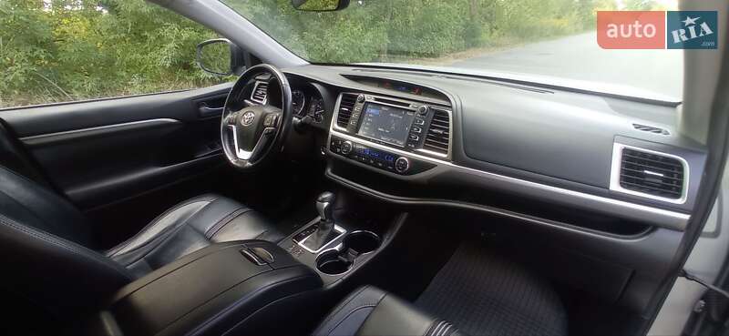 Внедорожник / Кроссовер Toyota Highlander 2017 в Броварах фото 9 Внедорожник / Кроссовер Toyota Highlander 2017 в Броварах