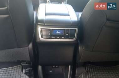 Позашляховик / Кросовер Toyota Highlander 2017 в 