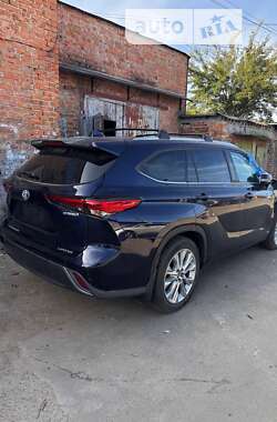 Toyota Highlander 2021