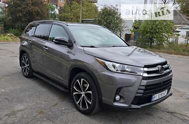 Позашляховик / Кросовер Toyota Highlander 2018 в Лубнах