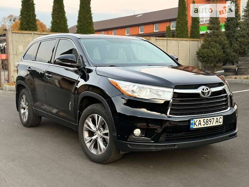 Позашляховик / Кросовер Toyota Highlander 2015 в Лубнах