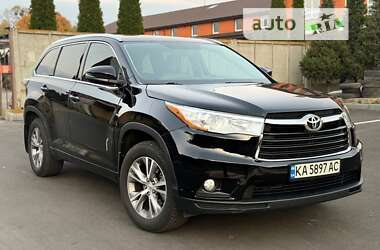 Позашляховик / Кросовер Toyota Highlander 2015 в Лубнах