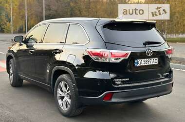 Позашляховик / Кросовер Toyota Highlander 2015 в Лубнах