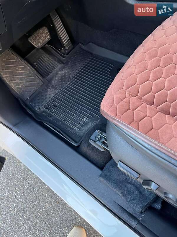 Позашляховик / Кросовер Toyota Highlander 2021 в Києві