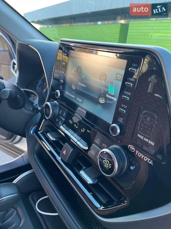 Позашляховик / Кросовер Toyota Highlander 2021 в Києві