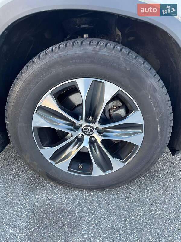 Позашляховик / Кросовер Toyota Highlander 2021 в Києві