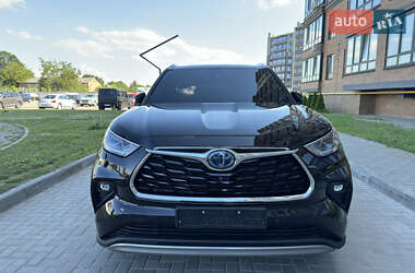 Toyota Highlander 2021