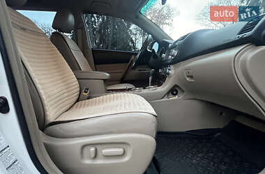 Внедорожник / Кроссовер Toyota Highlander 2011 в 