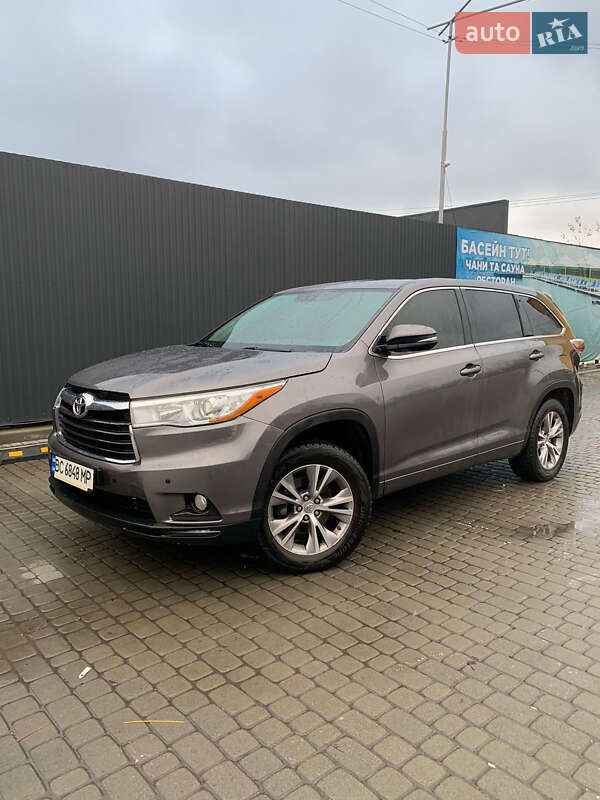 Внедорожник / Кроссовер Toyota Highlander 2015 в Львове