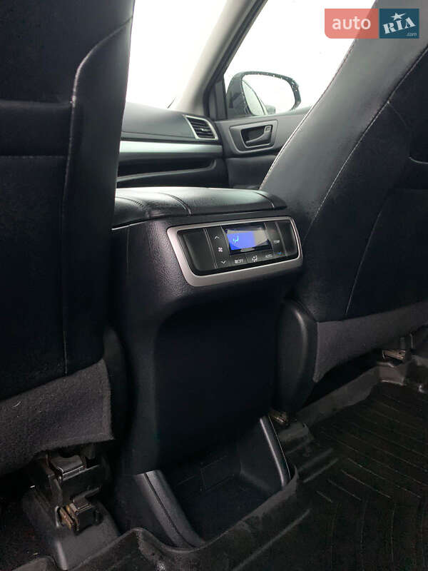 Внедорожник / Кроссовер Toyota Highlander 2015 в Львове