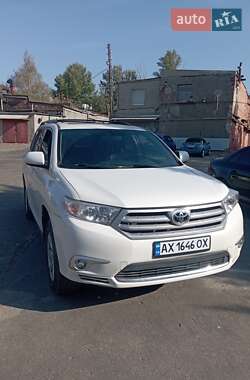 Внедорожник / Кроссовер Toyota Highlander 2013 в Харькове