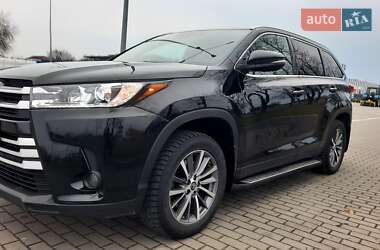 Позашляховик / Кросовер Toyota Highlander 2019 в Івано-Франківську