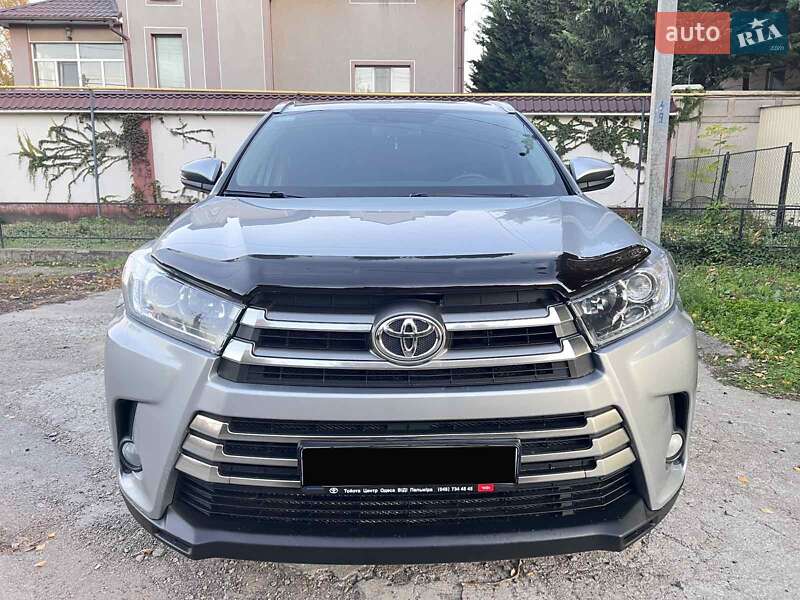 Внедорожник / Кроссовер Toyota Highlander 2017 в Одессе