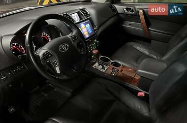 Внедорожник / Кроссовер Toyota Highlander 2011 в Киеве