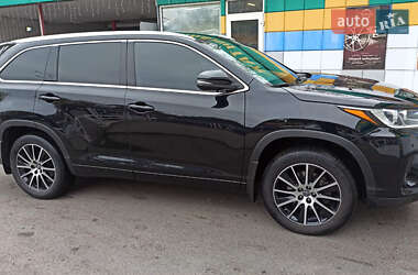 Позашляховик / Кросовер Toyota Highlander 2019 в Києві