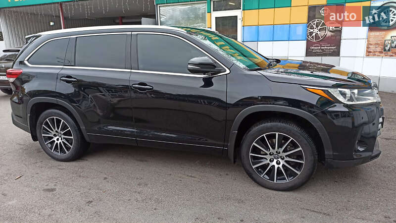 Внедорожник / Кроссовер Toyota Highlander 2019 в Киеве