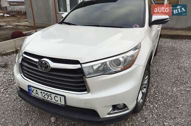 Позашляховик / Кросовер Toyota Highlander 2015 в Дніпрі