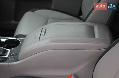 Внедорожник / Кроссовер Toyota Highlander 2017 в 