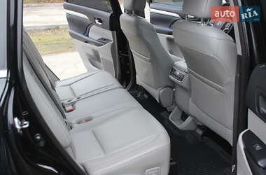 Внедорожник / Кроссовер Toyota Highlander 2017 в 