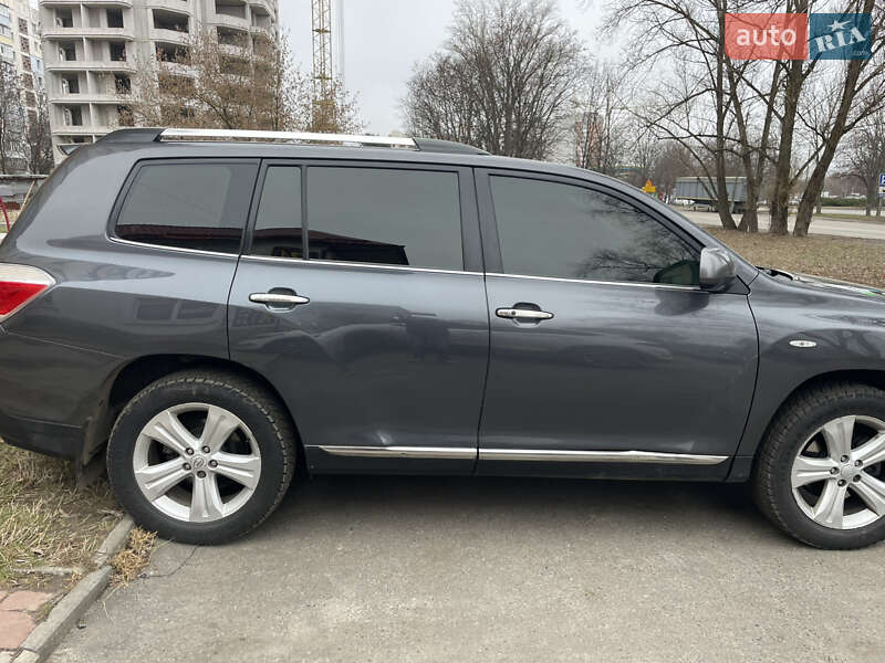 Внедорожник / Кроссовер Toyota Highlander 2013 в Полтаве фото 6 Внедорожник / Кроссовер Toyota Highlander 2013 в Полтаве