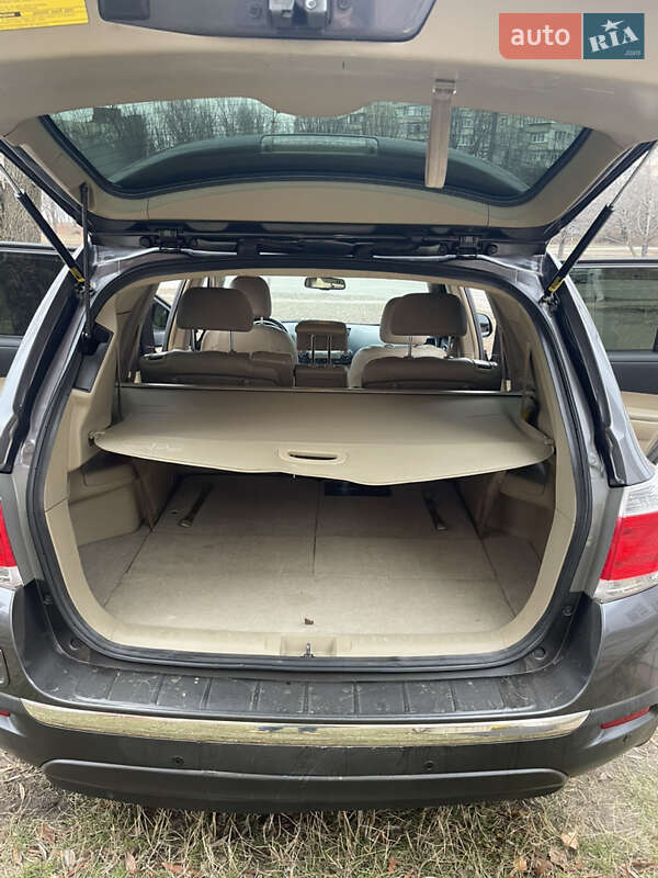 Внедорожник / Кроссовер Toyota Highlander 2013 в Полтаве фото 18 Внедорожник / Кроссовер Toyota Highlander 2013 в Полтаве