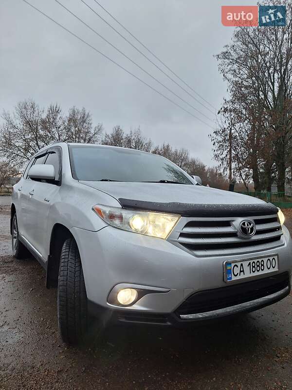Позашляховик / Кросовер Toyota Highlander 2013 в Монастирищеві