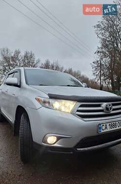 Внедорожник / Кроссовер Toyota Highlander 2013 в 