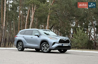 Внедорожник / Кроссовер Toyota Highlander 2021 в 