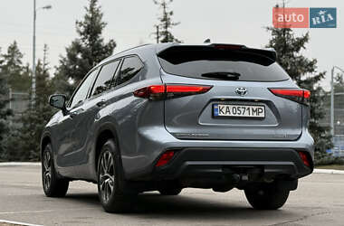 Внедорожник / Кроссовер Toyota Highlander 2021 в 