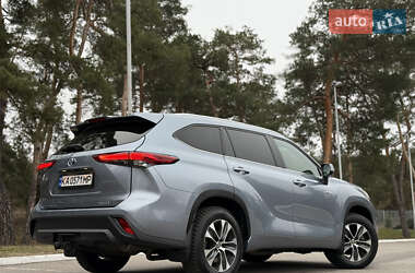 Внедорожник / Кроссовер Toyota Highlander 2021 в 
