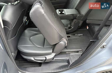 Внедорожник / Кроссовер Toyota Highlander 2021 в 