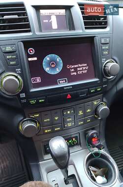 Позашляховик / Кросовер Toyota Highlander 2009 в 